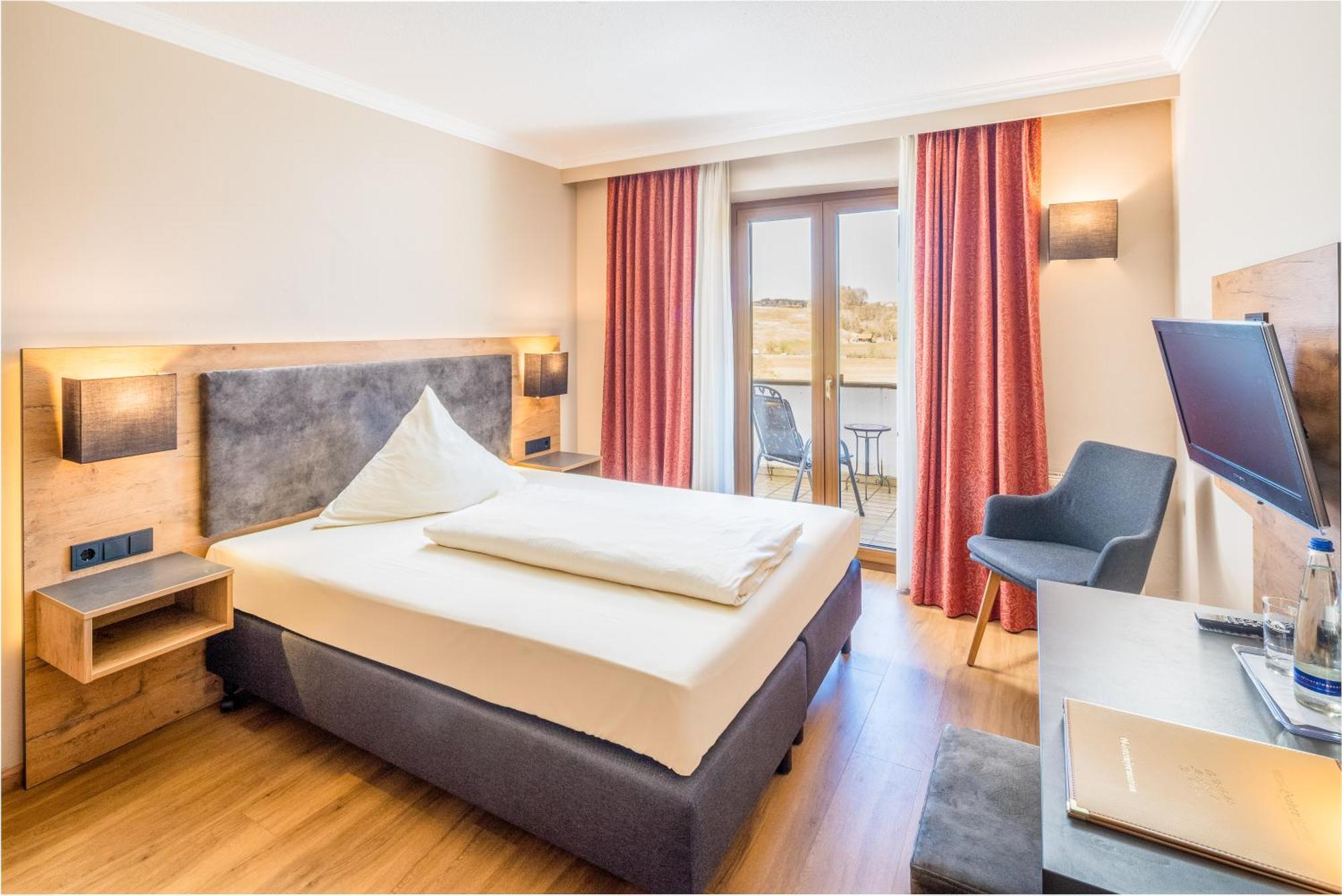Hotel-Gasthof Huber Еберсберг Екстериор снимка