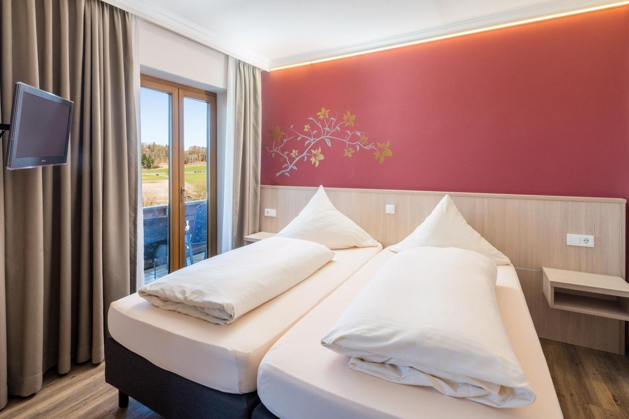 Hotel-Gasthof Huber Еберсберг Екстериор снимка